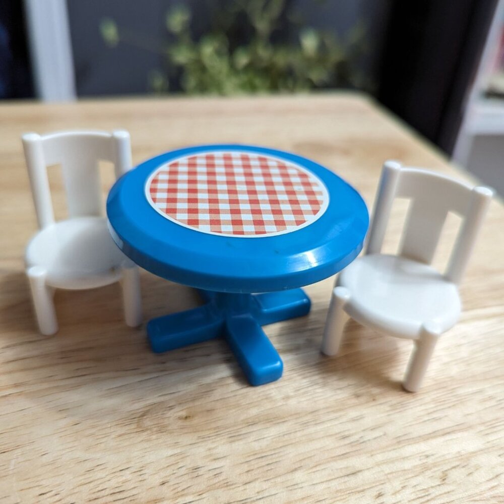 Y2K 1999 #22307 Redbox Family Dollhouse Kitchen Table & 2 chairs replacement